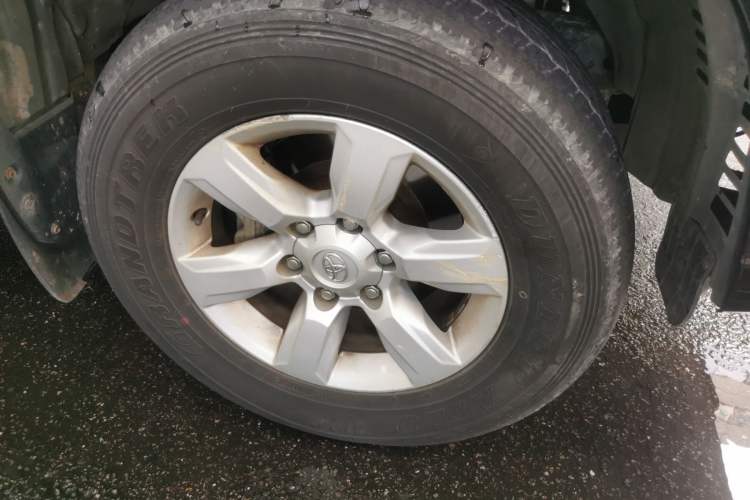 Used Toyota Prado 2013 2.7L Automatic Parallel Import Right Front Wheel Hub