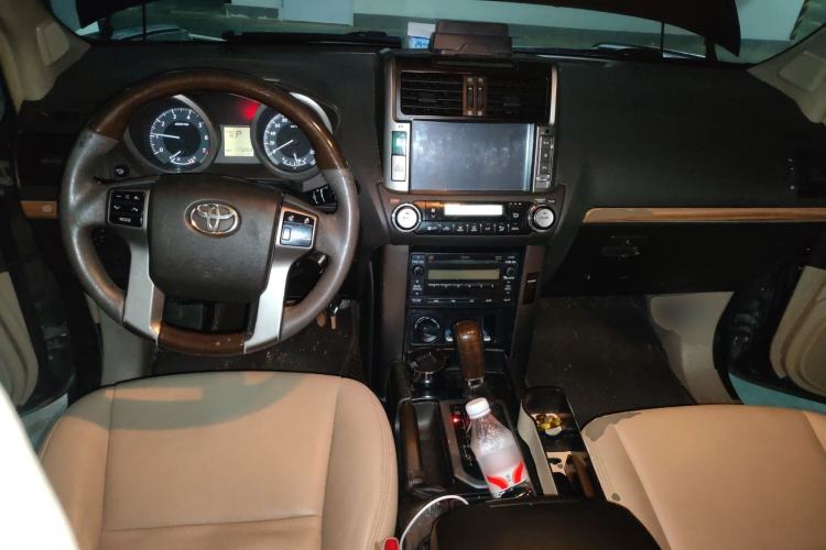 Used Toyota Prado 2013 2.7L Automatic Parallel Import Center Console