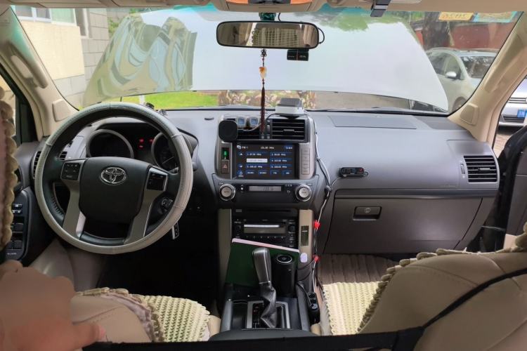Used Toyota Prado  Center Console