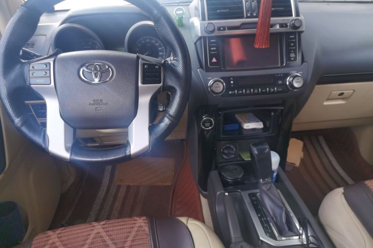 Used Toyota Prado 2013 2.7L Automatic Parallel Import Center Console