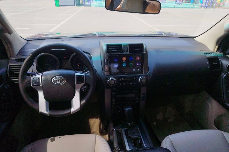 Used Toyota Prado 2013 2.7L Automatic Parallel Import Center Console