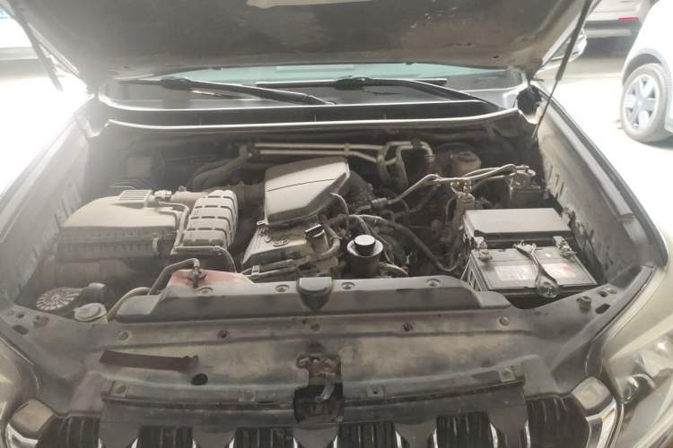 Used Toyota Prado 2013 2.7L Automatic Middle East Version Engine Bay