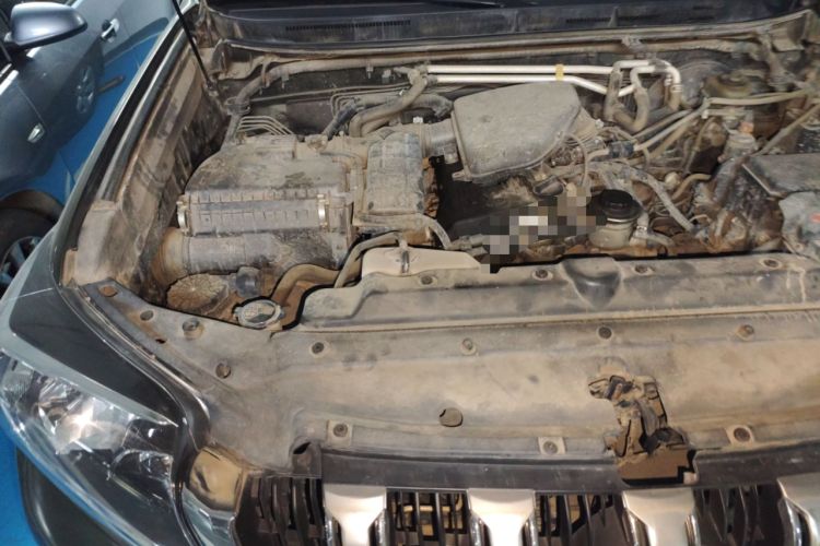 Used Toyota Prado 2013 2.7L Automatic Low-Power Version Middle East Edition Engine Bay Right