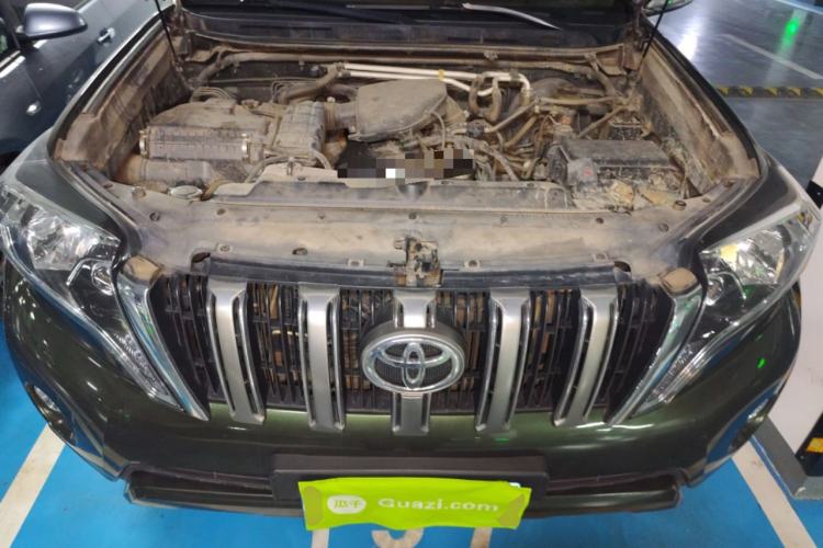 Used Toyota Prado 2013 2.7L Automatic Low-Power Version Middle East Edition Engine Bay