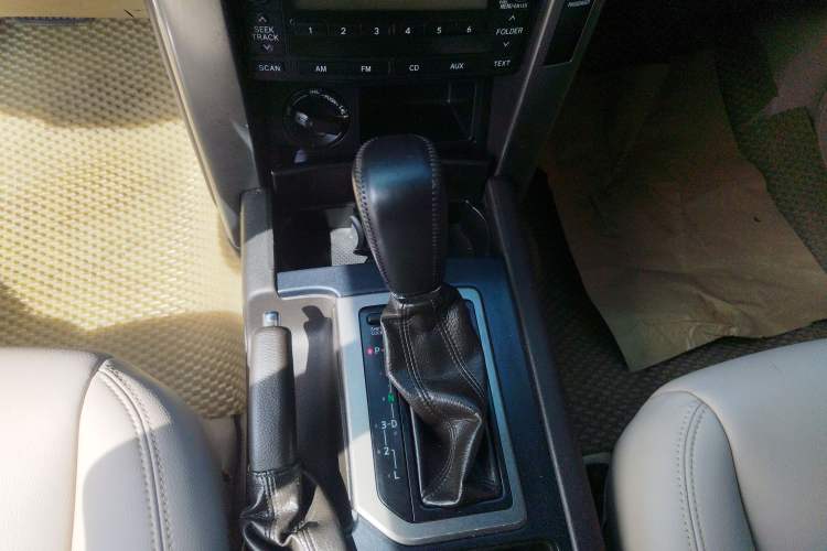 Used Toyota Prado 2013 2.7L Automatic Parallel Import Gear Lever