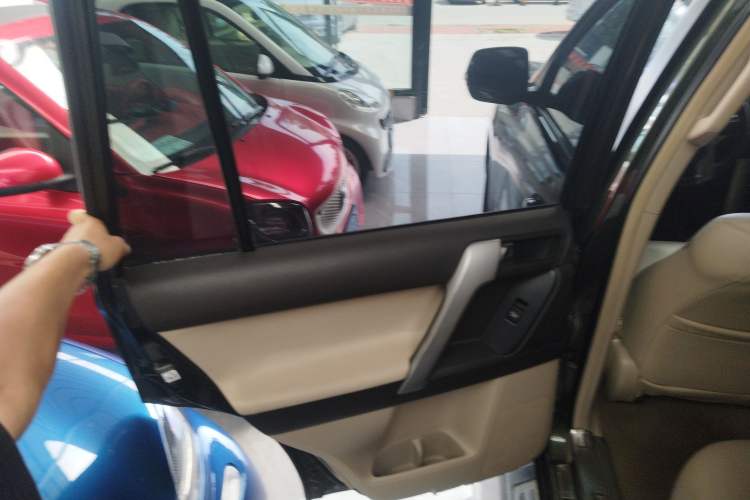 Used Toyota Prado 2013 2.7L Automatic Parallel Import Left Rear Door Interior
