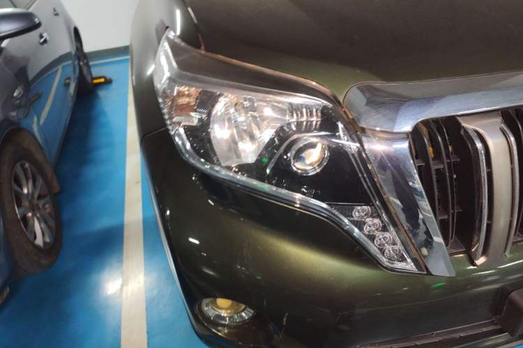 Used Toyota Prado 2013 2.7L Automatic Low-Power Version Middle East Edition Right Front Headlight