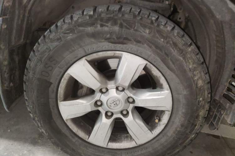 Used Toyota Prado 2013 2.7L Automatic Middle East Version Right Front Wheel Hub