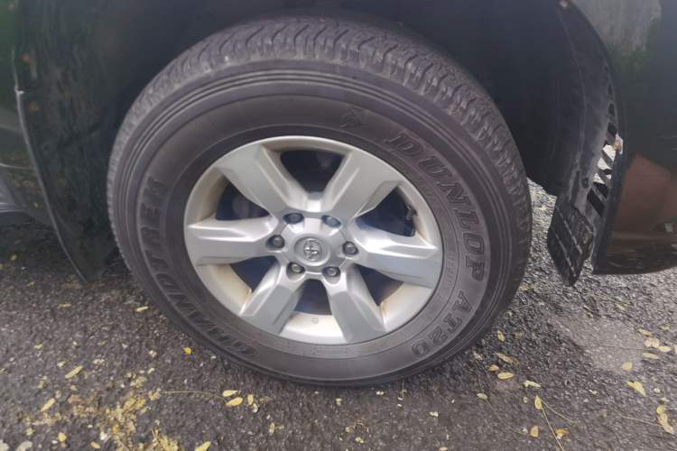 Used Toyota Prado 2013 2.7L Automatic Parallel Import Right Front Wheel Hub