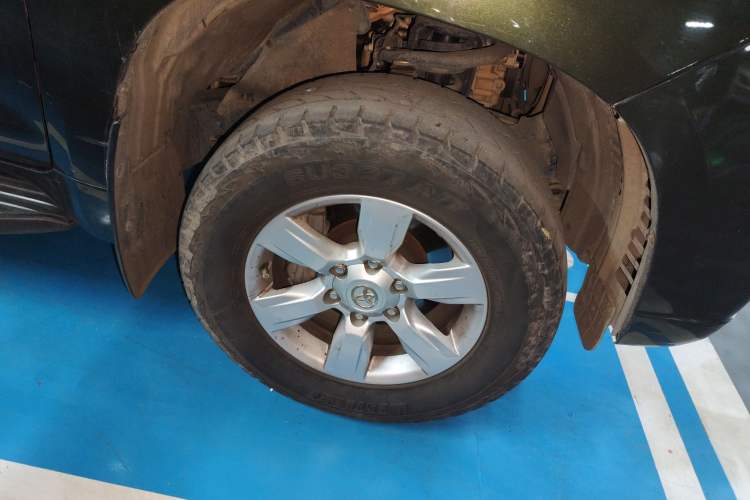 Used Toyota Prado 2013 2.7L Automatic Low-Power Version Middle East Edition Right Front Wheel Hub