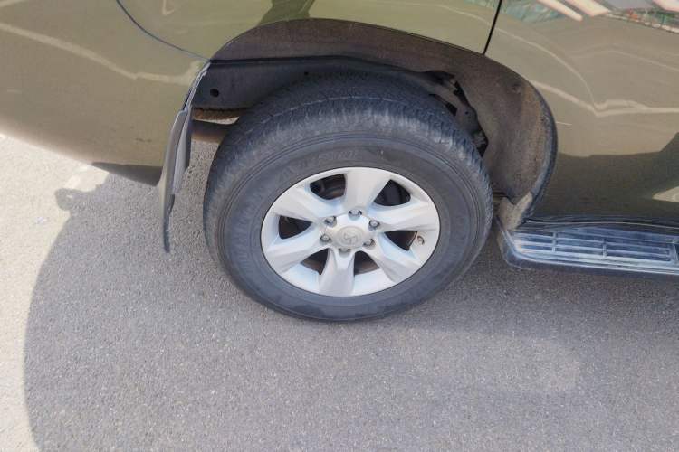 Used Toyota Prado 2013 2.7L Automatic Parallel Import Right Rear Wheel Hub