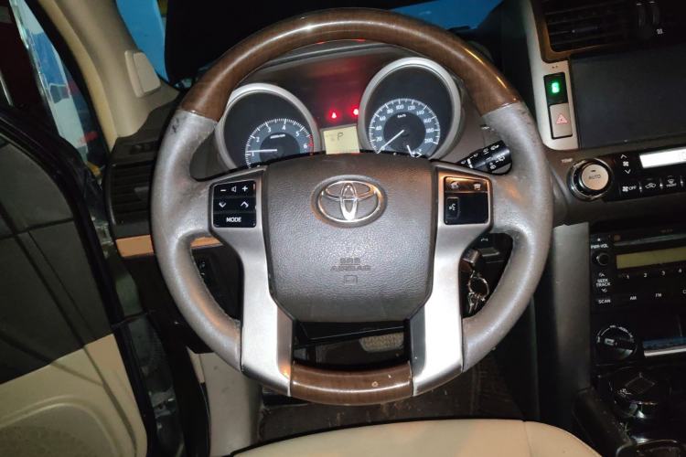 Used Toyota Prado 2013 2.7L Automatic Parallel Import Steering Wheel