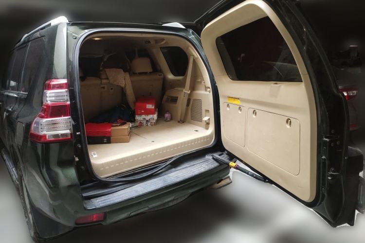 Used Toyota Prado 2013 2.7L Automatic Middle East Version Trunk