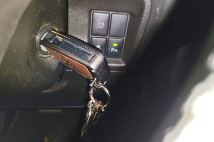 Used Toyota Prado 2013 2.7L Automatic Parallel Import Vehicle Key