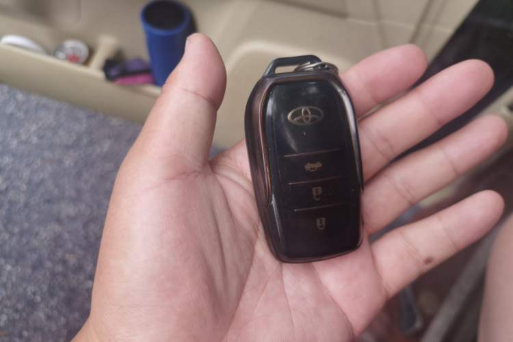 Used Toyota Prado 2013 2.7L Automatic Parallel Import Vehicle Key