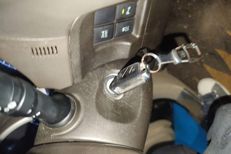 Used Toyota Prado 2013 2.7L Automatic Low-Power Version Middle East Edition Vehicle Key