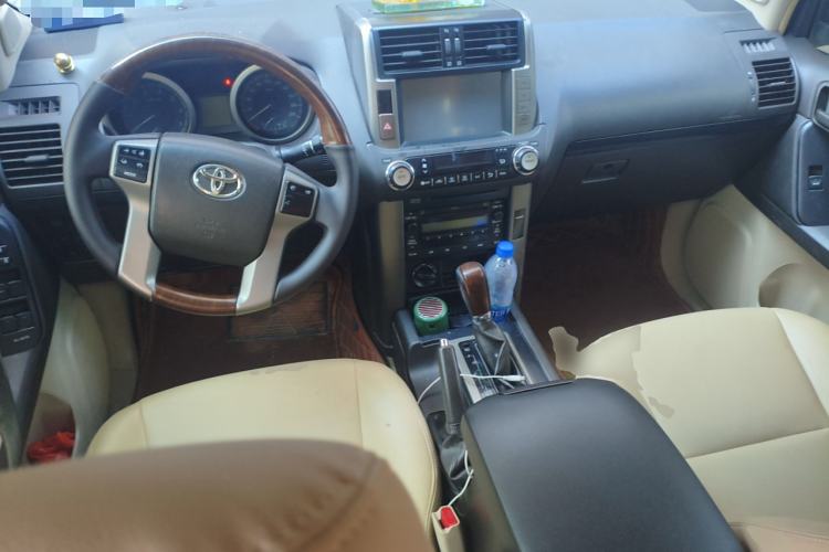 Used Toyota Prado 2013 2.7L Automatic Parallel Import Center Console