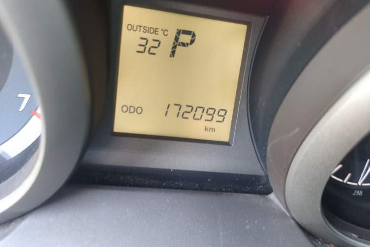 Used Toyota Prado 2013 2.7L Automatic Parallel Import Odometer Close Up