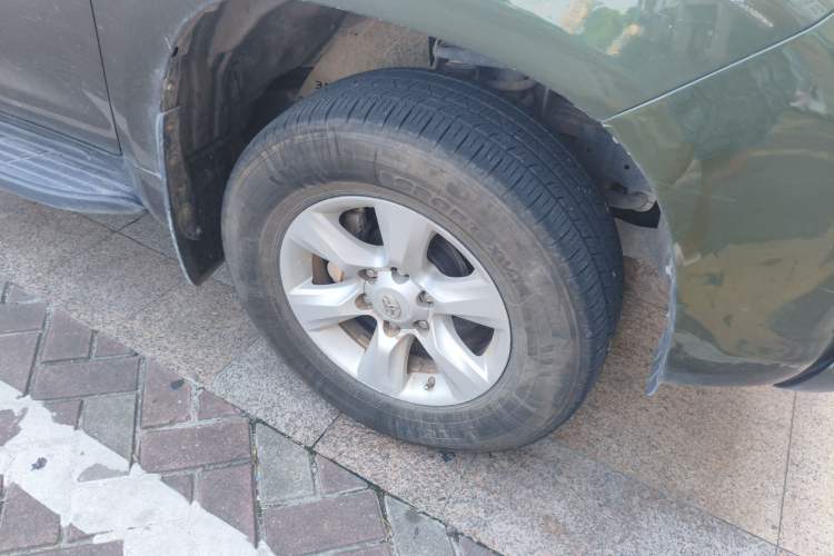 Used Toyota Prado 2013 2.7L Automatic Parallel Import Right Front Wheel Hub