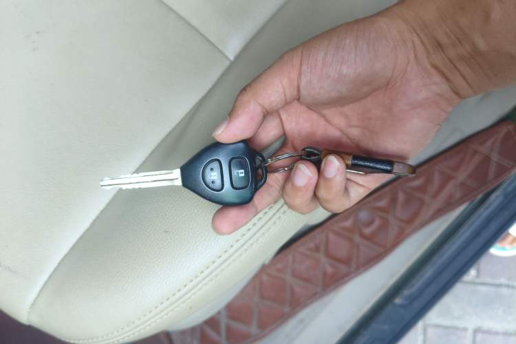 Used Toyota Prado 2013 2.7L Automatic Parallel Import Vehicle Key