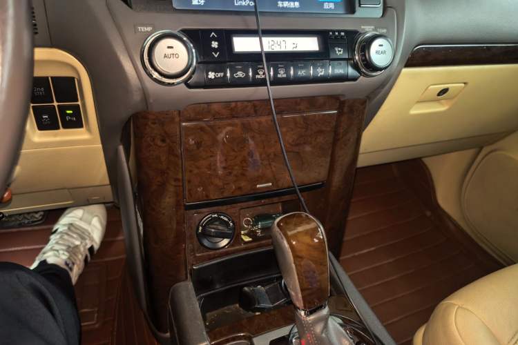 Used Toyota Prado 2013 2.7L Automatic Middle East Version Audio And AC Panel