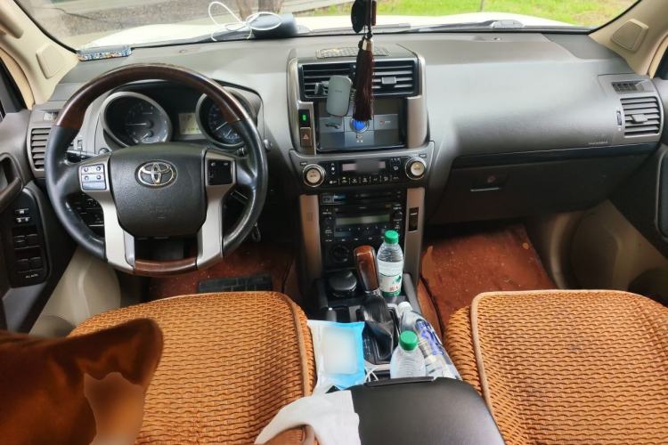 Used Toyota Prado  Center Console