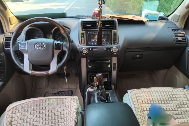 Used Toyota Prado  Center Console