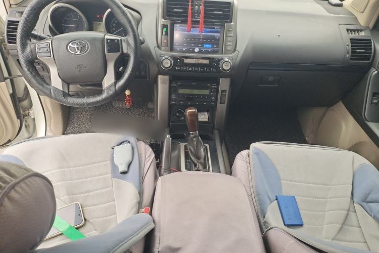 Used Toyota Prado  Center Console