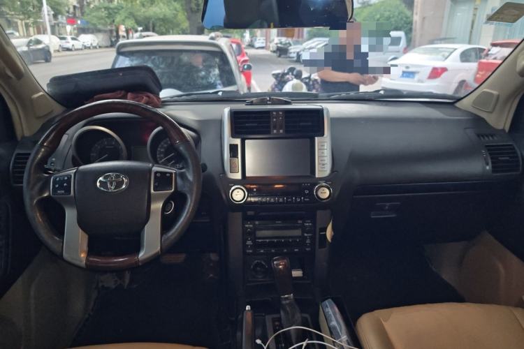 Used Toyota Prado  Center Console