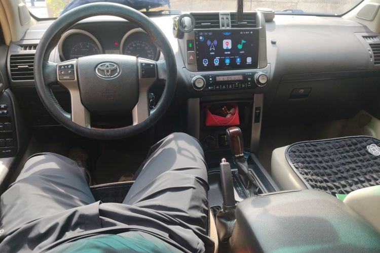 Used Toyota Prado 2013 2.7L Automatic Middle East Version Center Console