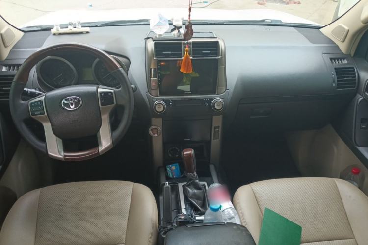 Used Toyota Prado  Center Console