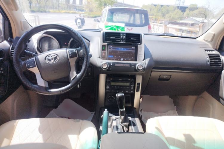 Used Toyota Prado  Center Console