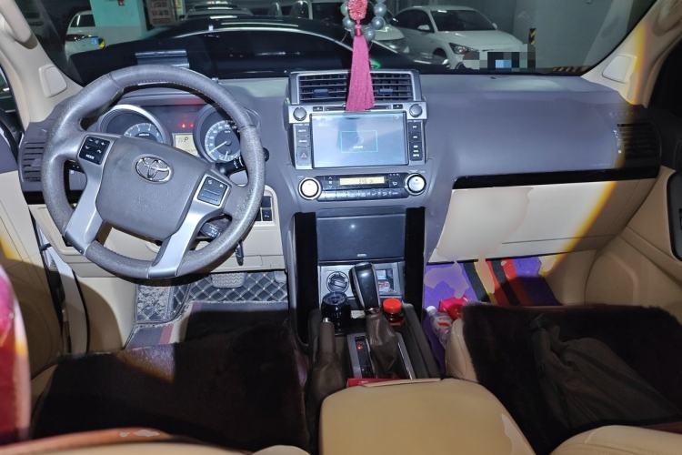 Used Toyota Prado 2013 2.7L Automatic Parallel Import Center Console