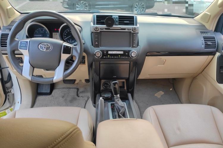 Used Toyota Prado  Center Console