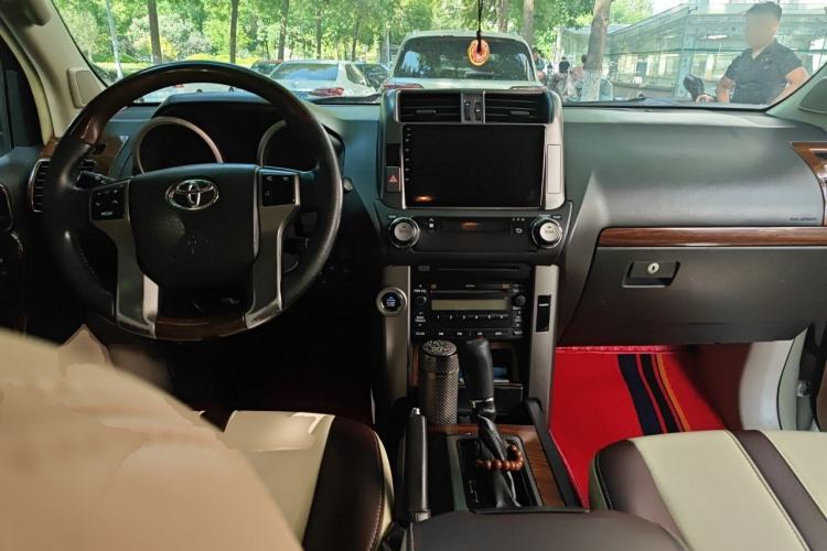 Used Toyota Prado  Center Console