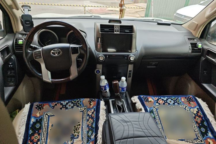 Used Toyota Prado  Center Console