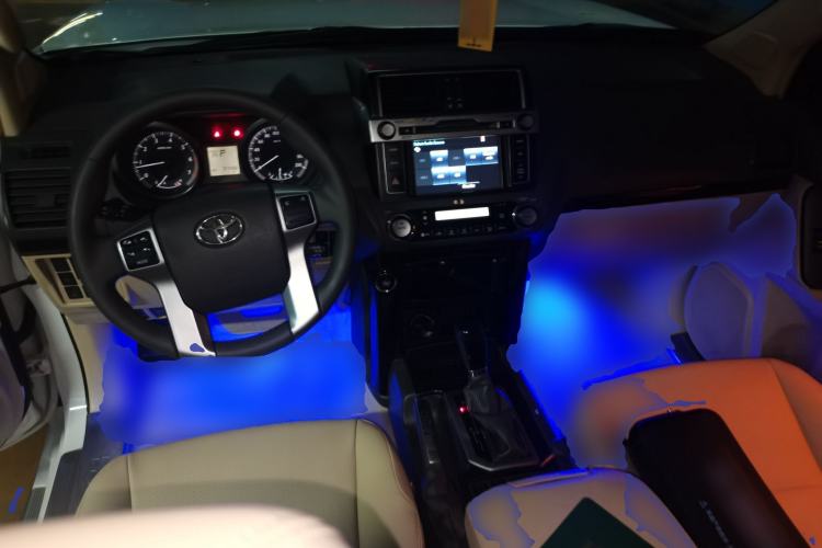 Used Toyota Prado 2013 2.7L Automatic Parallel Import Center Console