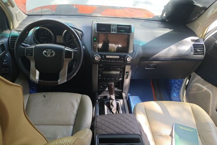 Used Toyota Prado 2013 2.7L Automatic Parallel Import Center Console