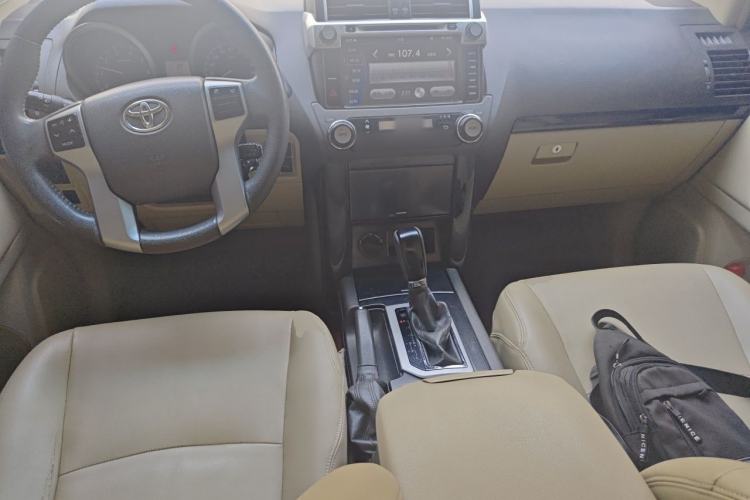 Used Toyota Prado  Center Console