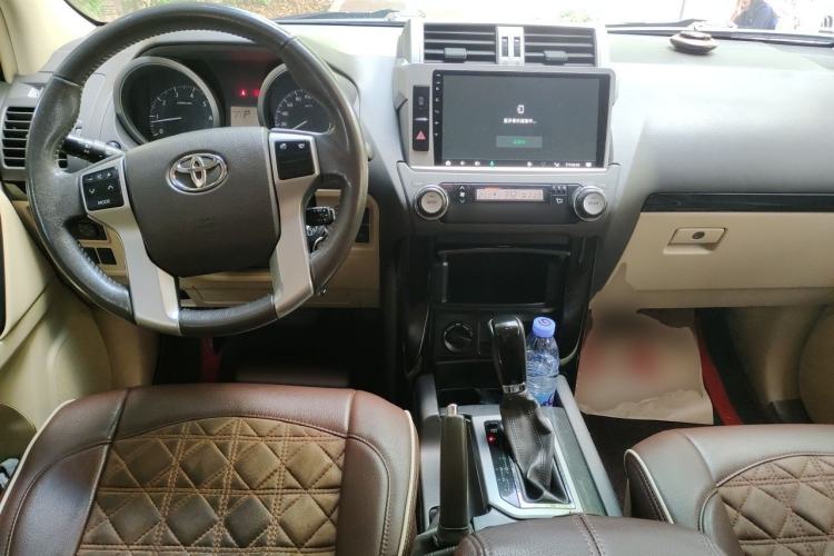 Used Toyota Prado  Center Console