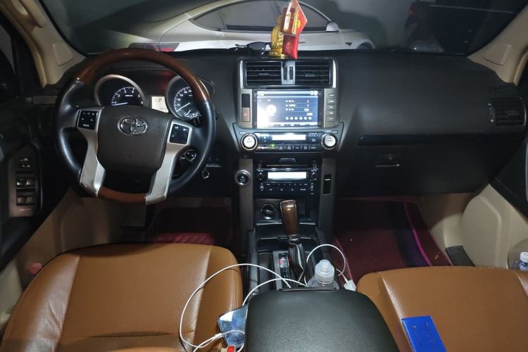 Used Toyota Prado  Center Console