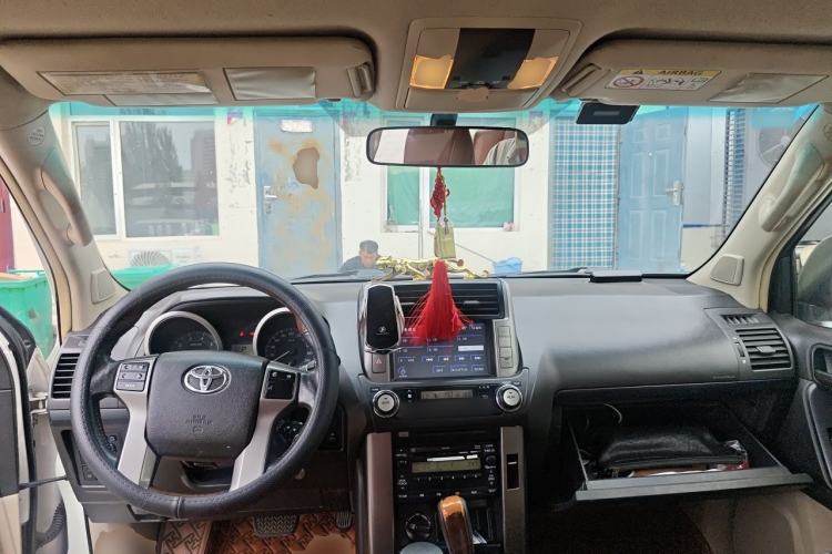 Used Toyota Prado  Center Console
