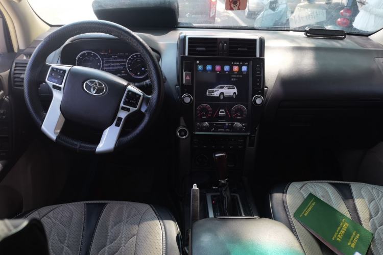 Used Toyota Prado  Center Console