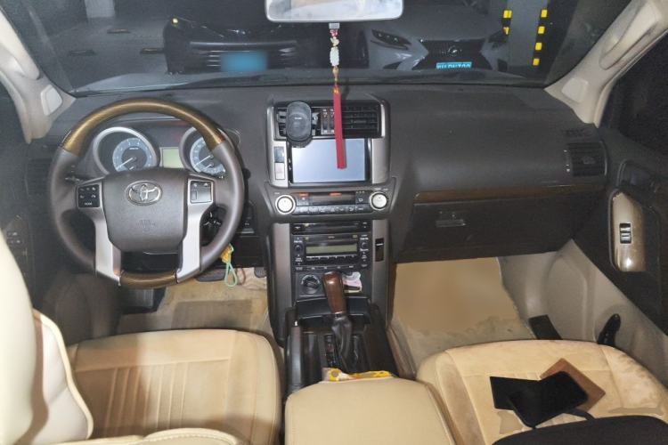 Used Toyota Prado  Center Console