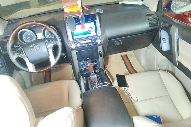 Used Toyota Prado  Center Console