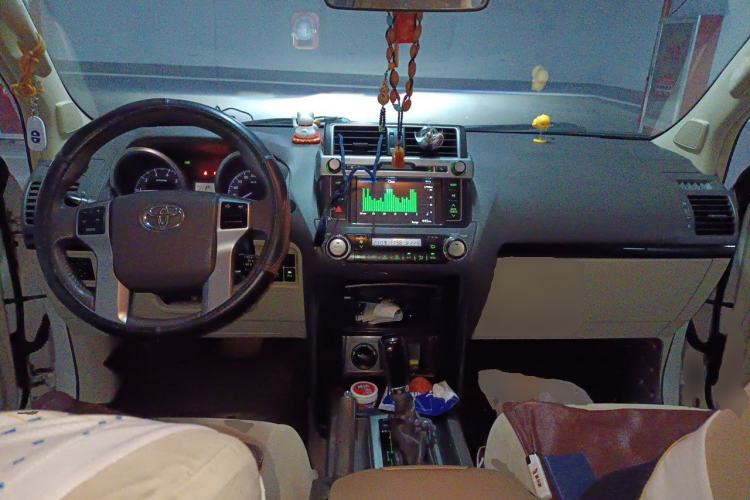 Used Toyota Prado  Center Console