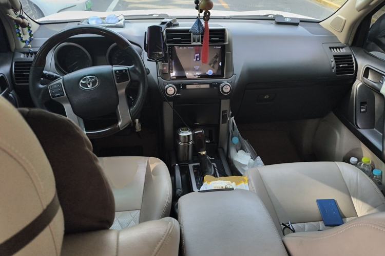 Used Toyota Prado 2013 2.7L Automatic Parallel Import Center Console