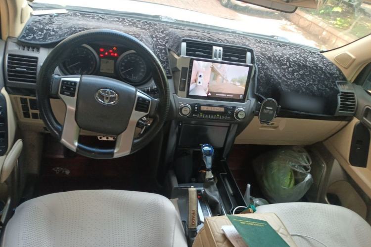 Used Toyota Prado  Center Console