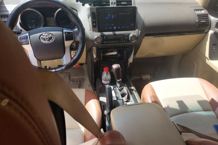 Used Toyota Prado  Center Console