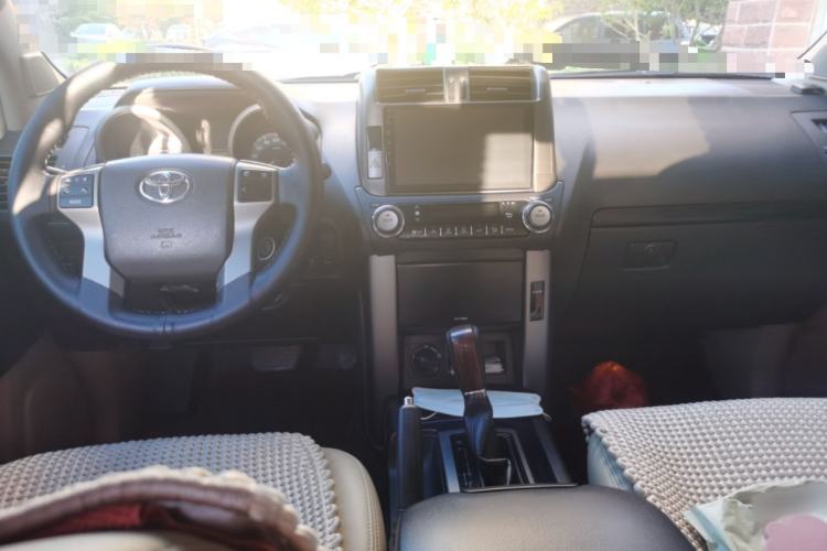 Used Toyota Prado  Center Console